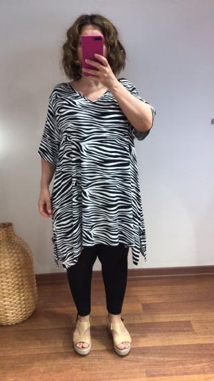 Bluz v yaka yanı yırtmaçlı salaş model zebra desenli